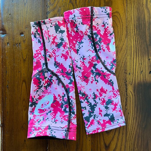 ASICS Pink and Grey Print Arm Sleeves - Picture 1 of 7